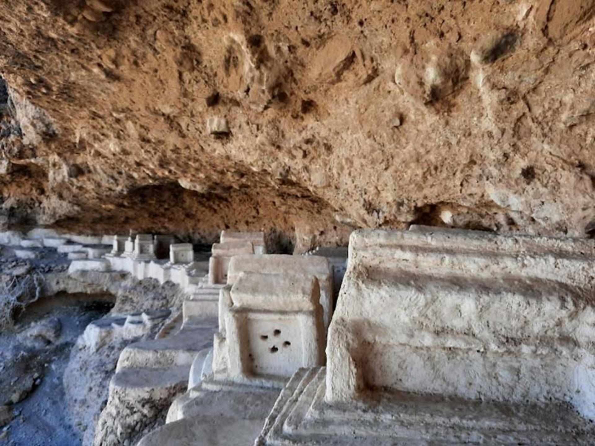 سنگ قبرهای قبرستان هفتاد ملا