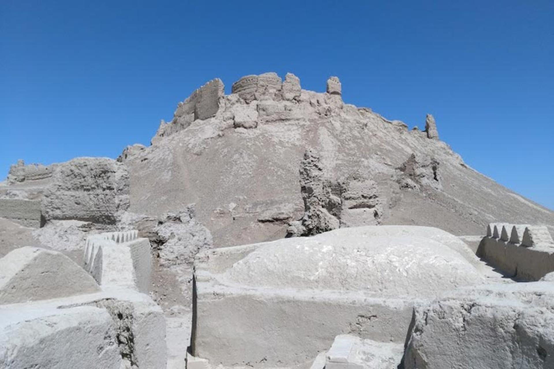 قلعه بمپور از نمای دور