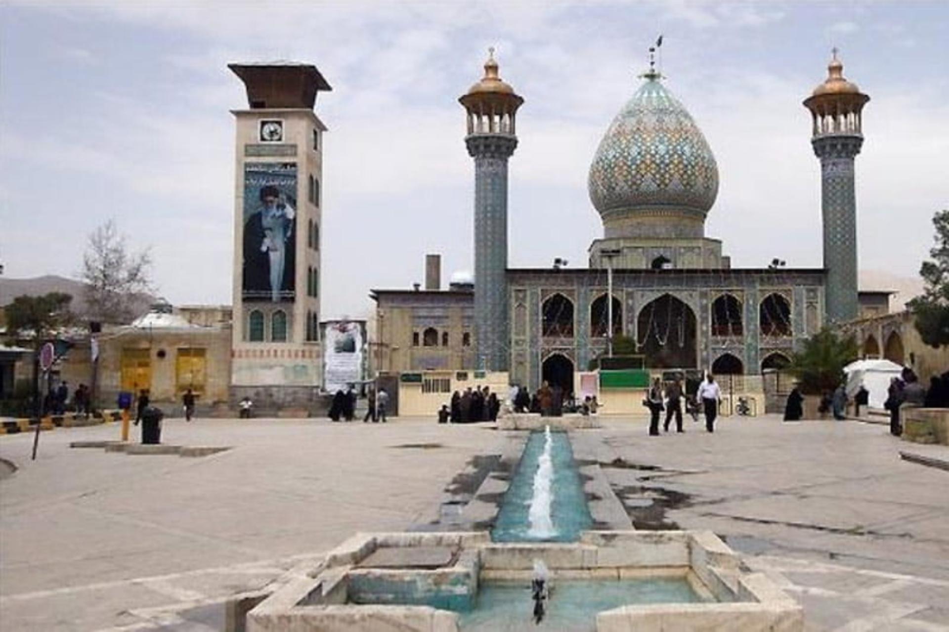 نمای بارگاه و گنبد سید علاءالدین شیراز