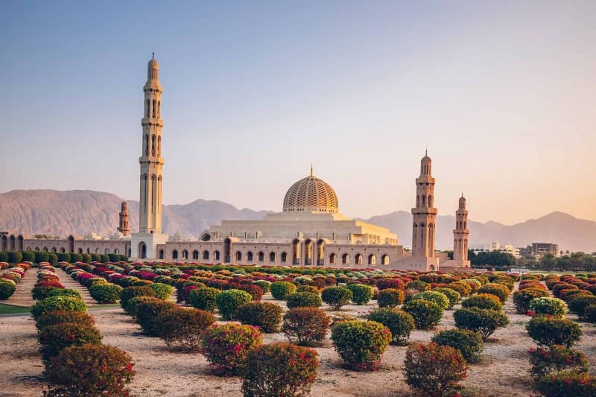 مسجد جامع سلطان قابوس