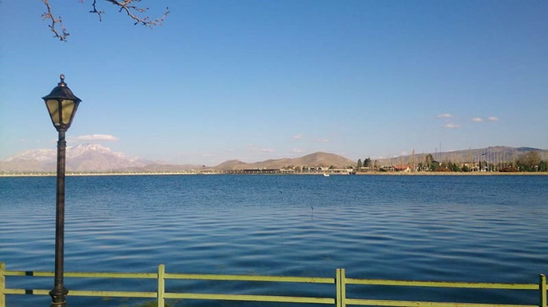 سراب نیلوفر