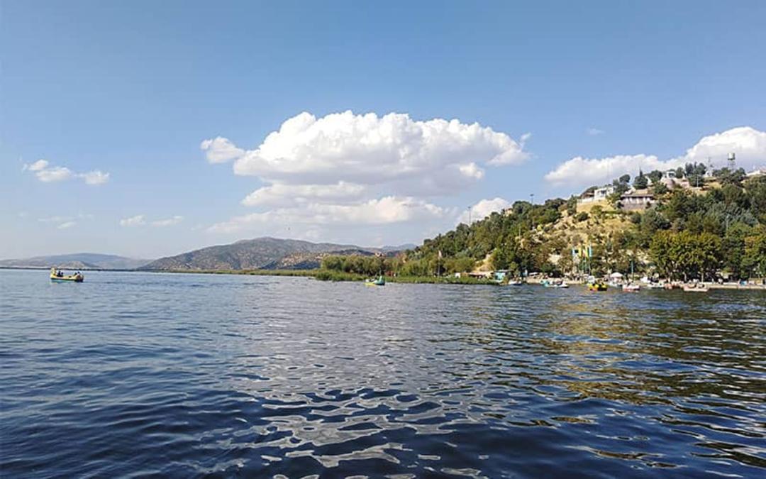 دریاچه پرآب زریوار در کردستان