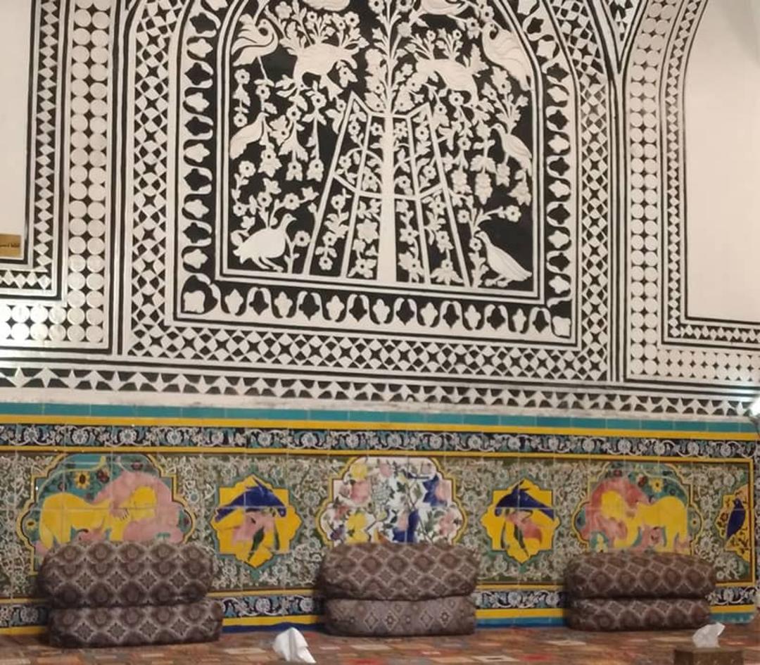 تزئینات معماری خاص در حمام خان سنندج