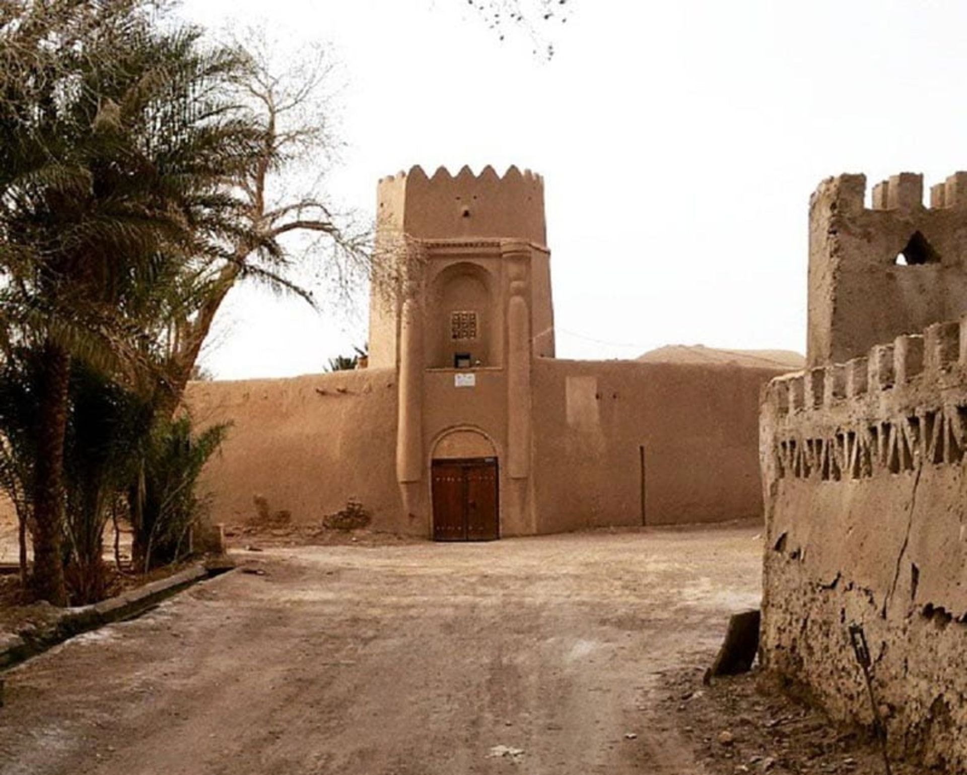 آرامگاه پیر قطرم در روستای گردشگری قطرم یزد