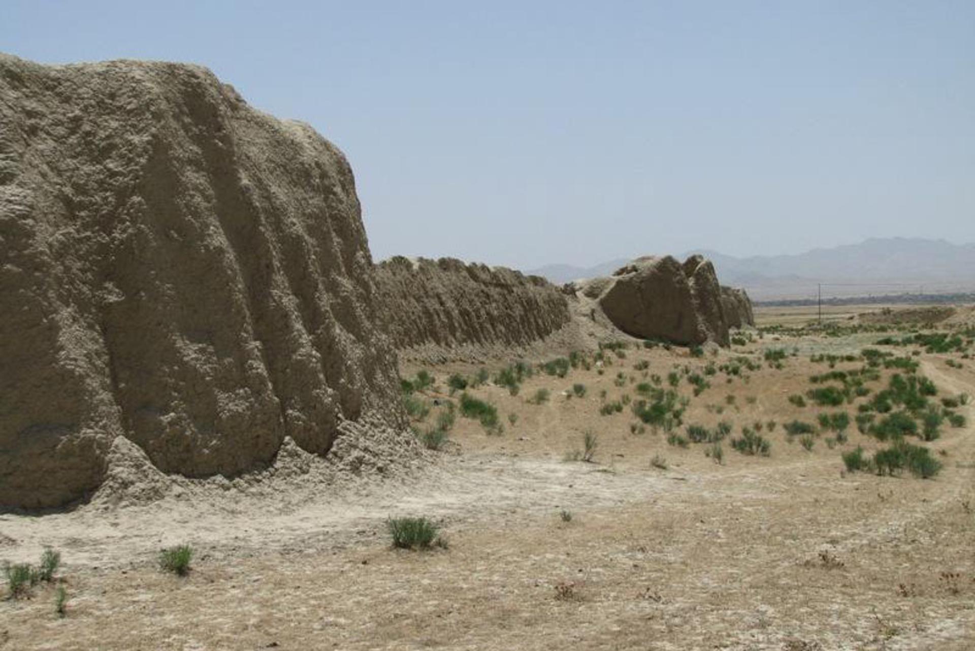 قلعه علی آباد فاروج