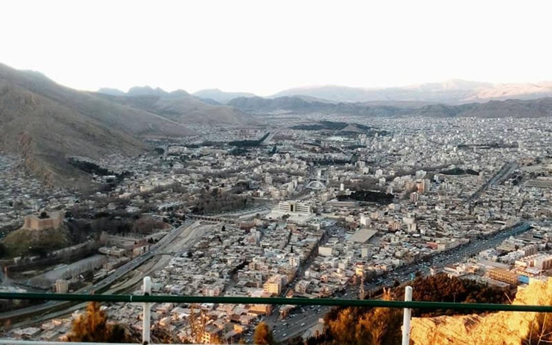 نمایی از شهر خرم آباد از نمای بام لرستان