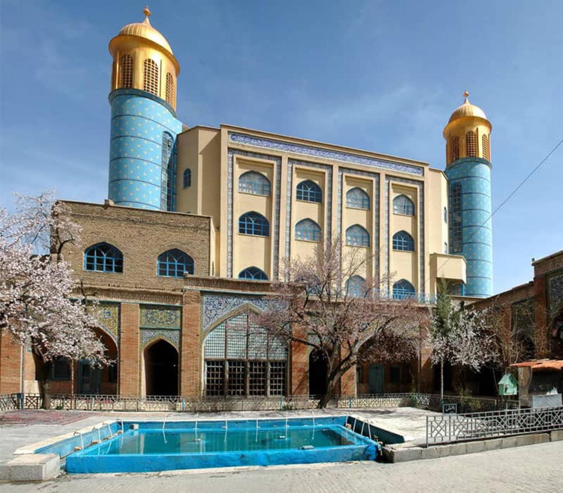 ساختمان و گلدسته های مسجد جامع سنندج