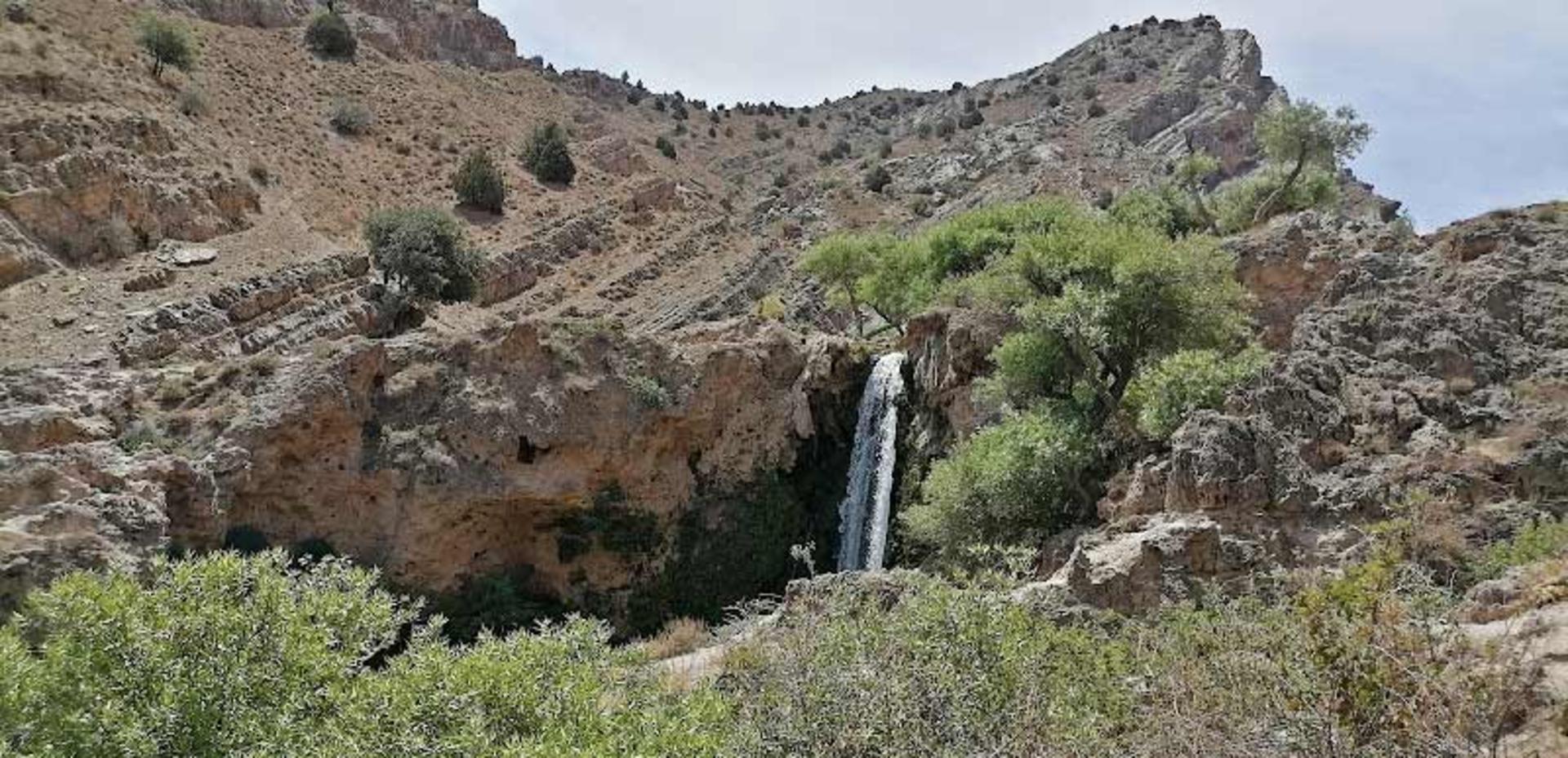 آبشار بیار آشخانه
