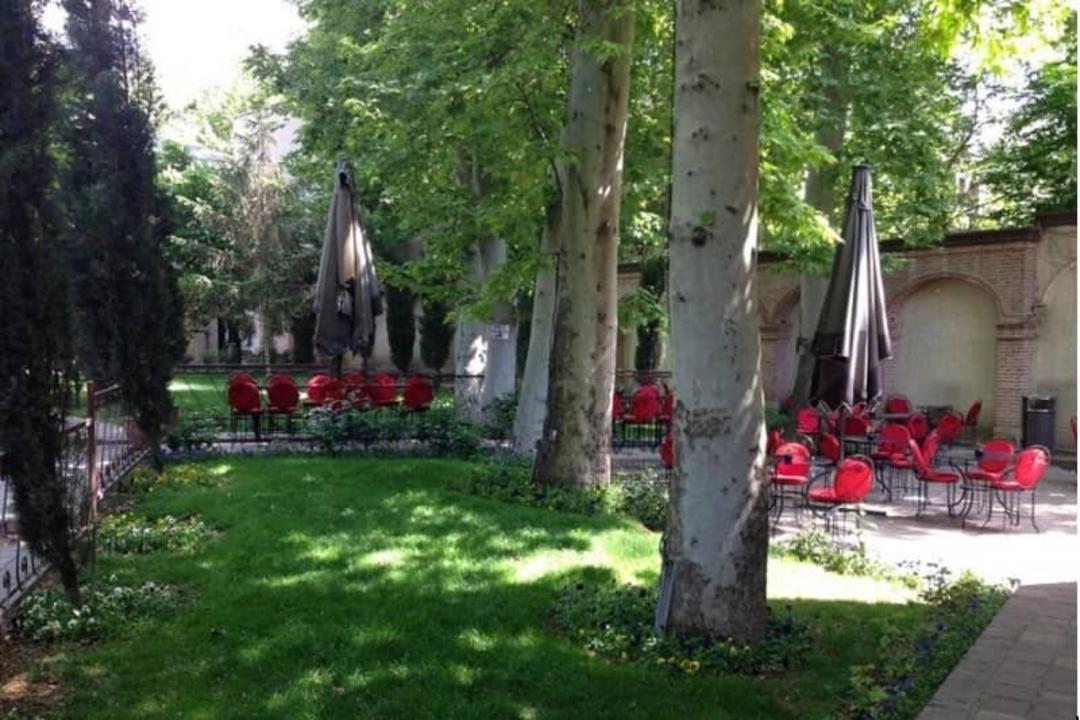 چای بار باغ انجمن خوشنویسان