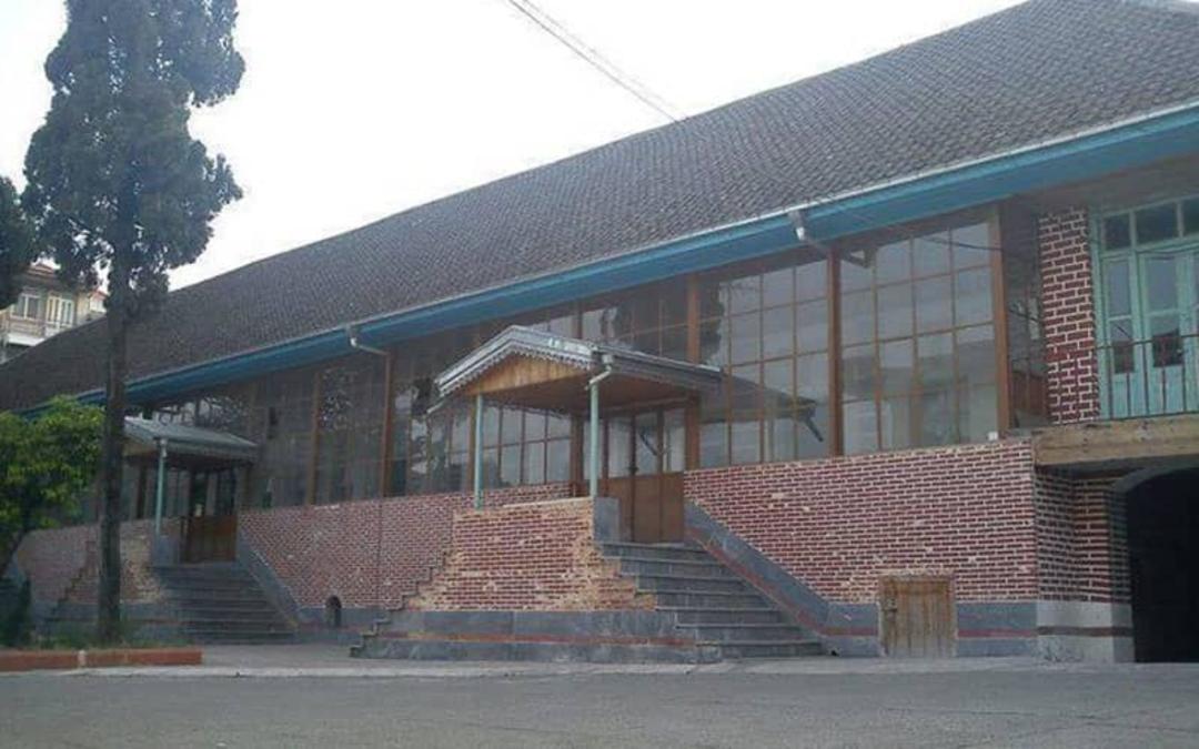 بنای دبیرستان حکیم نظامی
