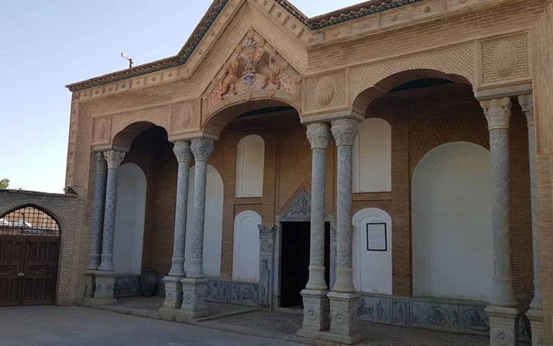 حیاط و تزیینات معماری خانه ستوده چالشتری