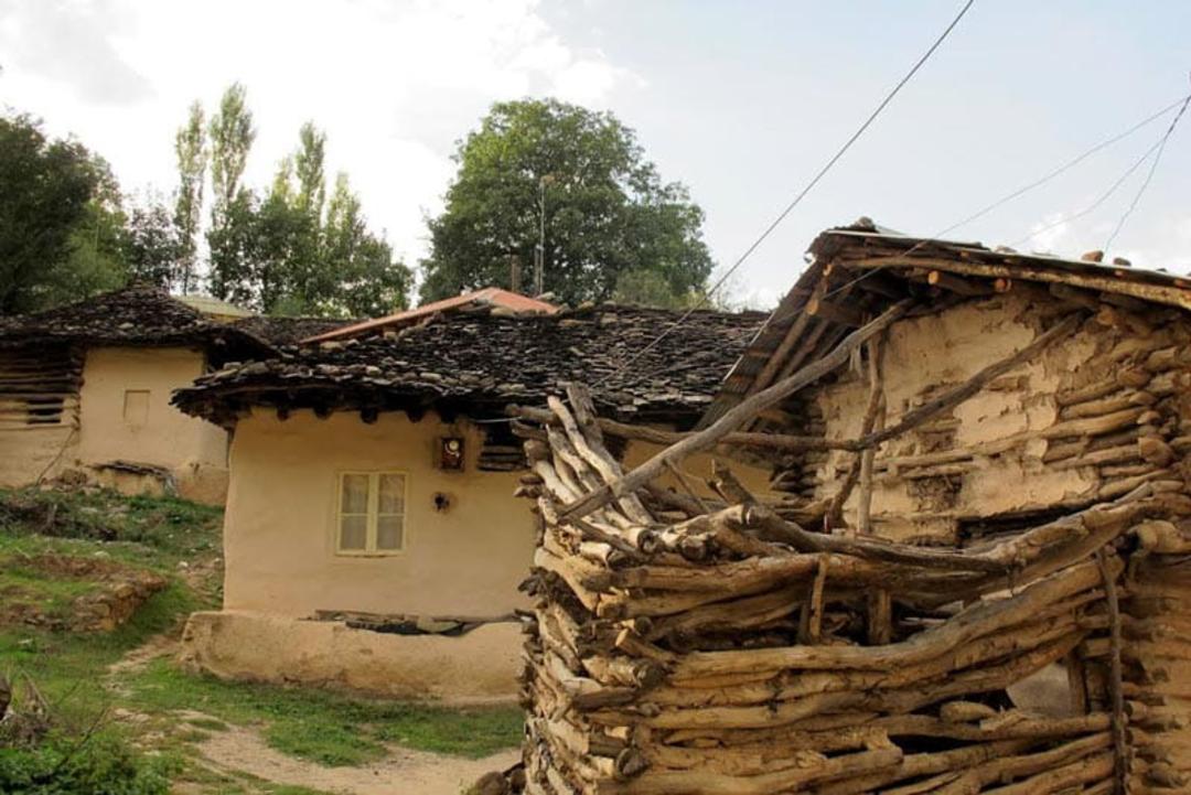 خانه های چوبی و گلی در روستای کندلوس