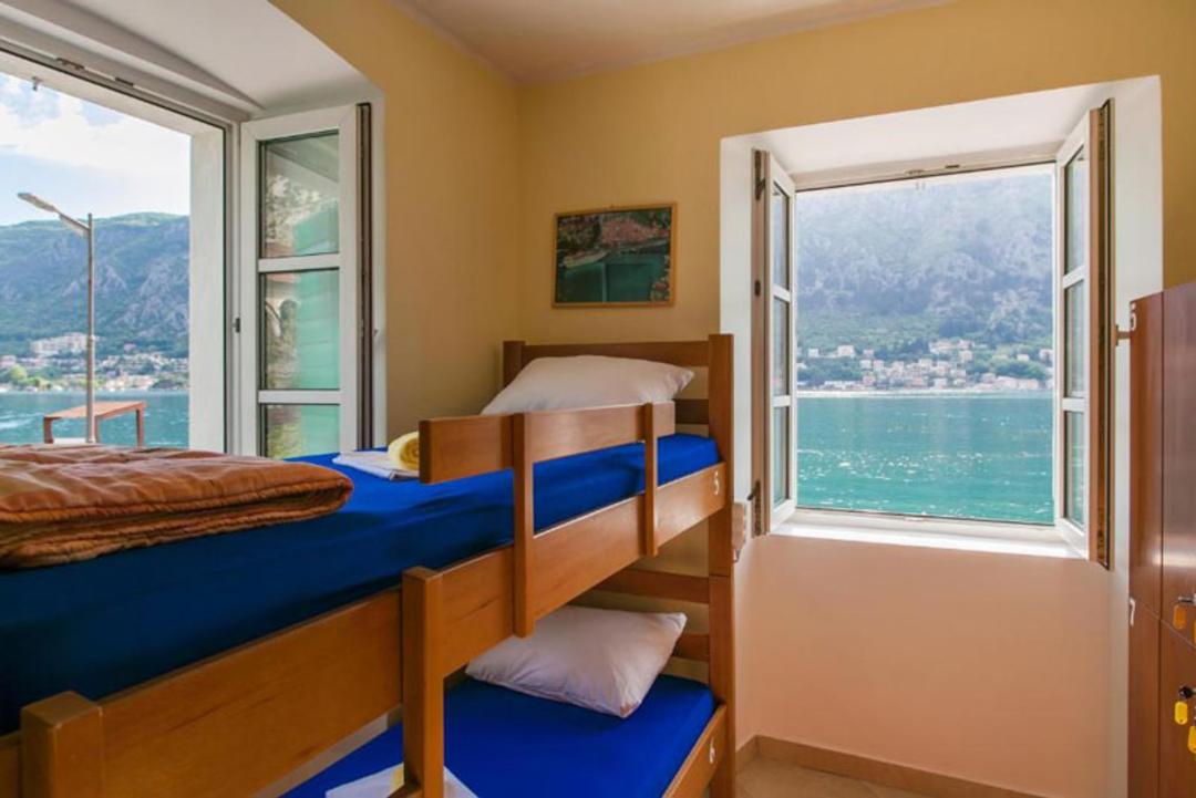 Montenegro Hostel 4U Party
