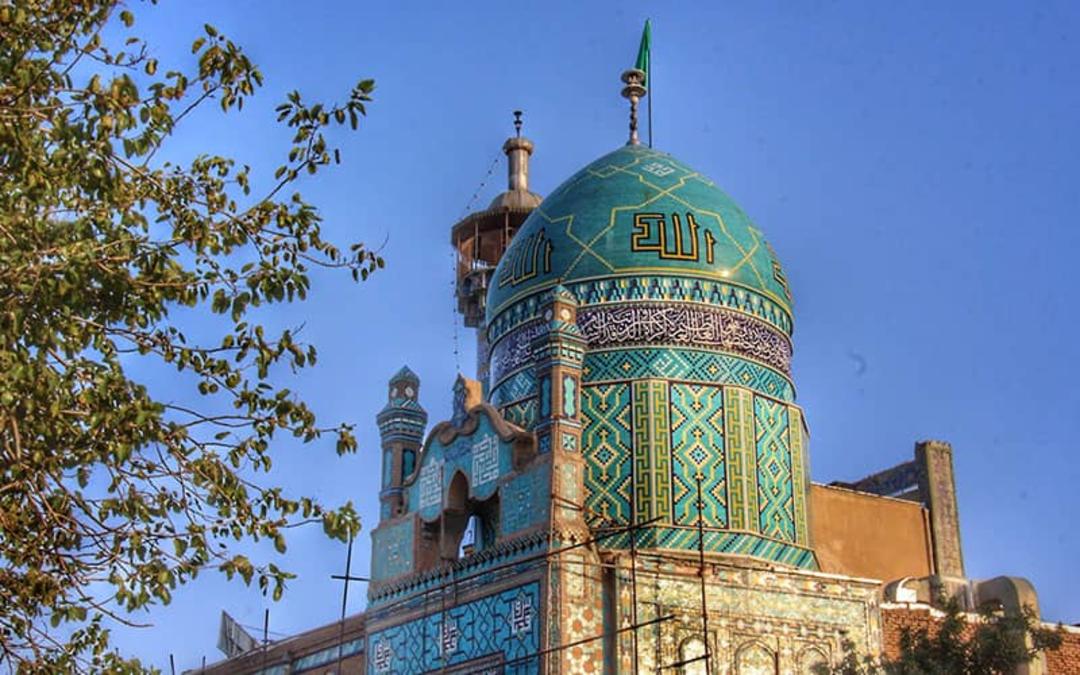 امامزاده‌ای با گنبد گاشیکاری