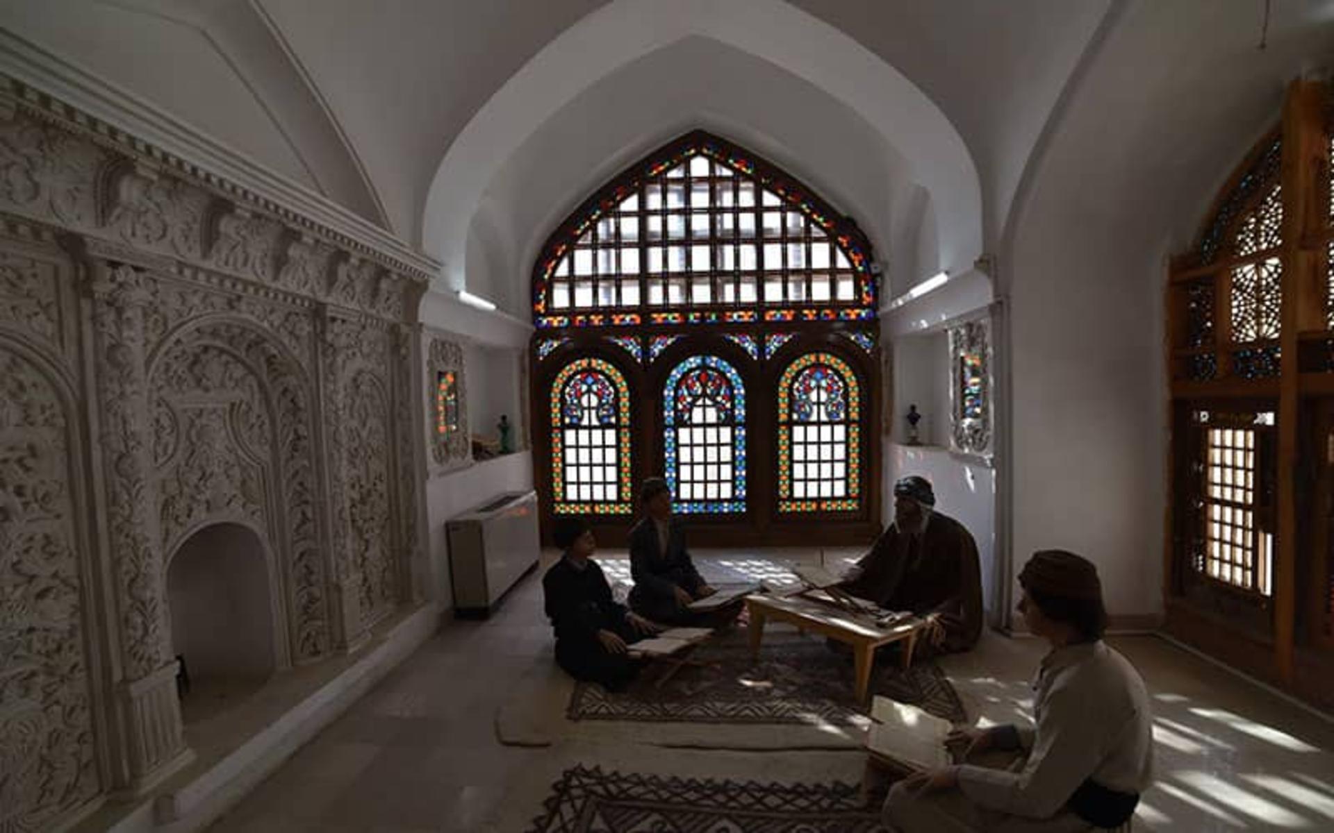 فضای داخل عمارت آصف وزیری