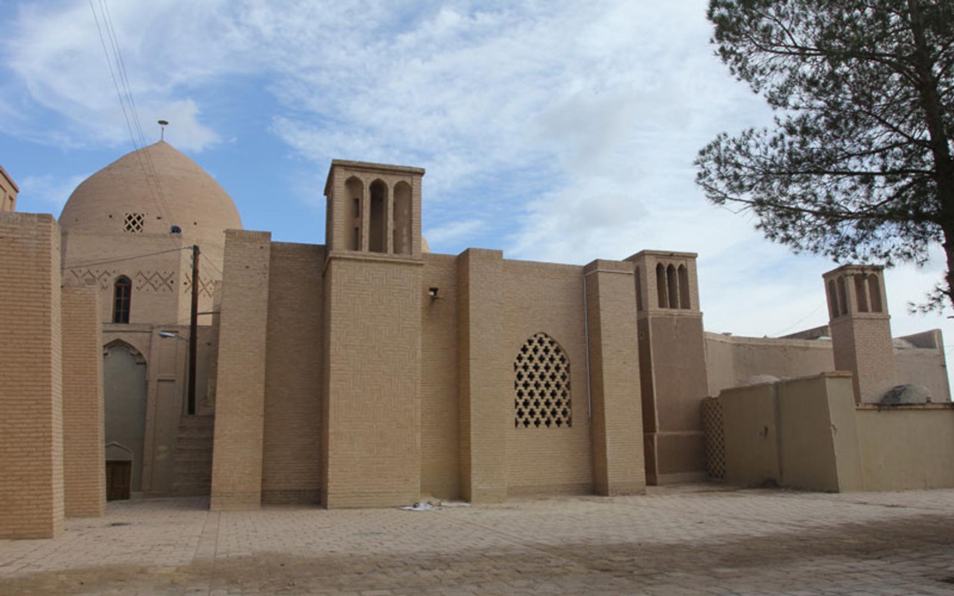 نمای بیرونی خانه تاریخی پیرنیا
