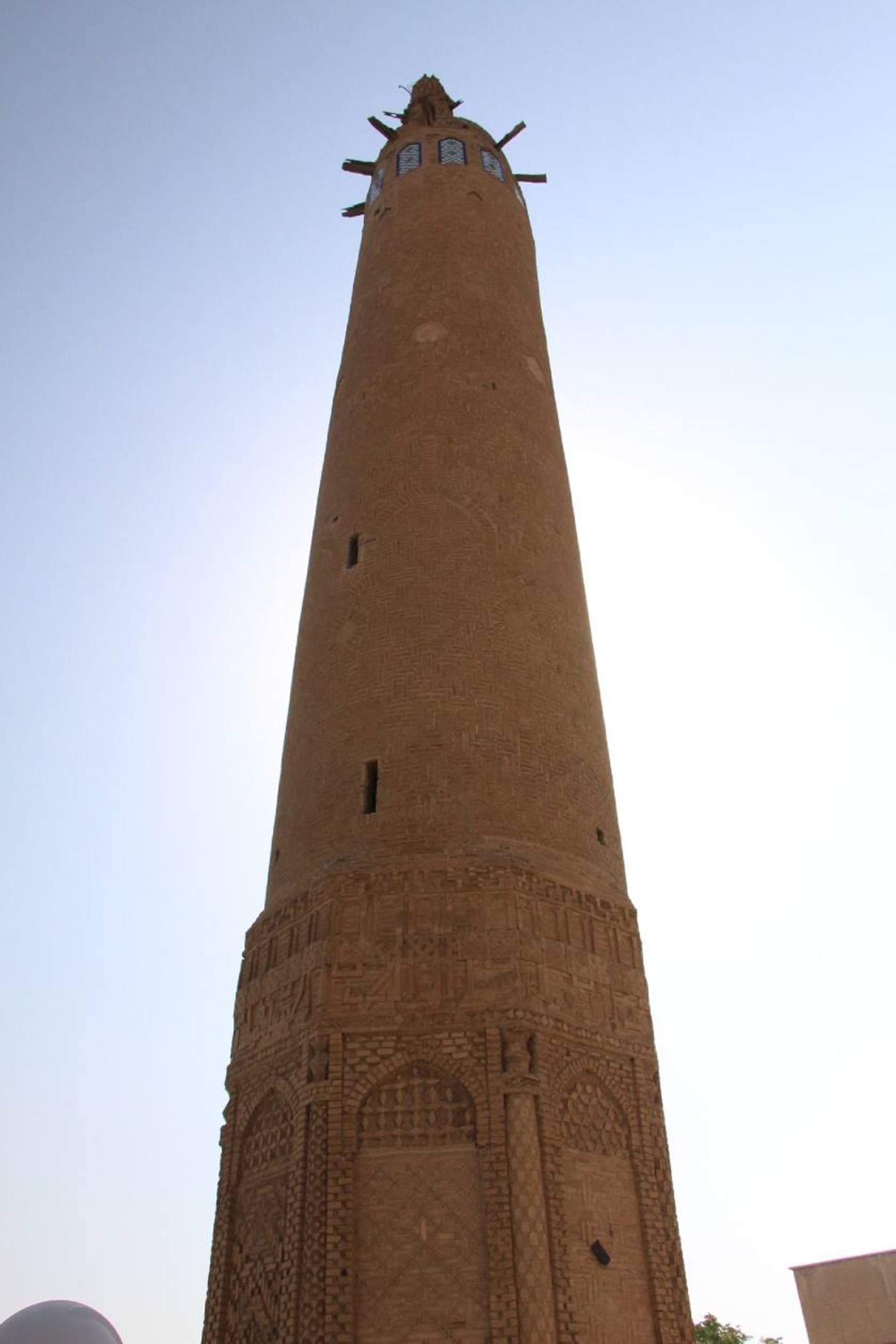 نمایی از مناره سلجوقی گلپایگان