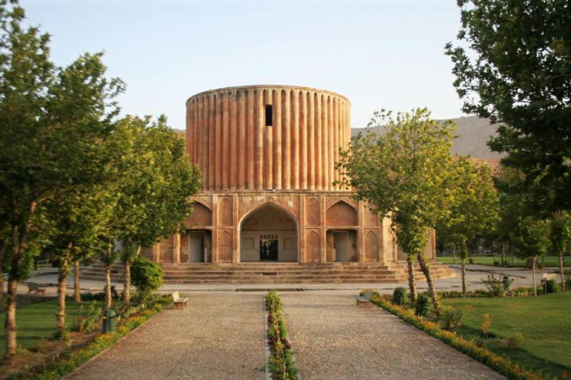 کاخ خورشید کلات نادری 