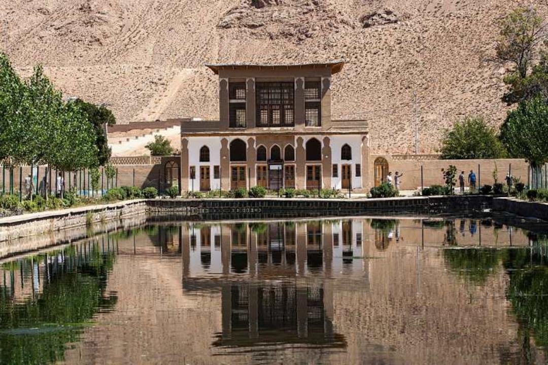 نمایی از چشمه علی دامغان