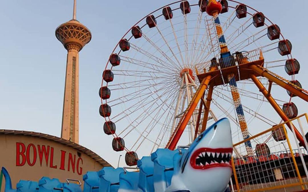 چرخ و فلک بزرگی در شهربازی استارلند برج میلاد