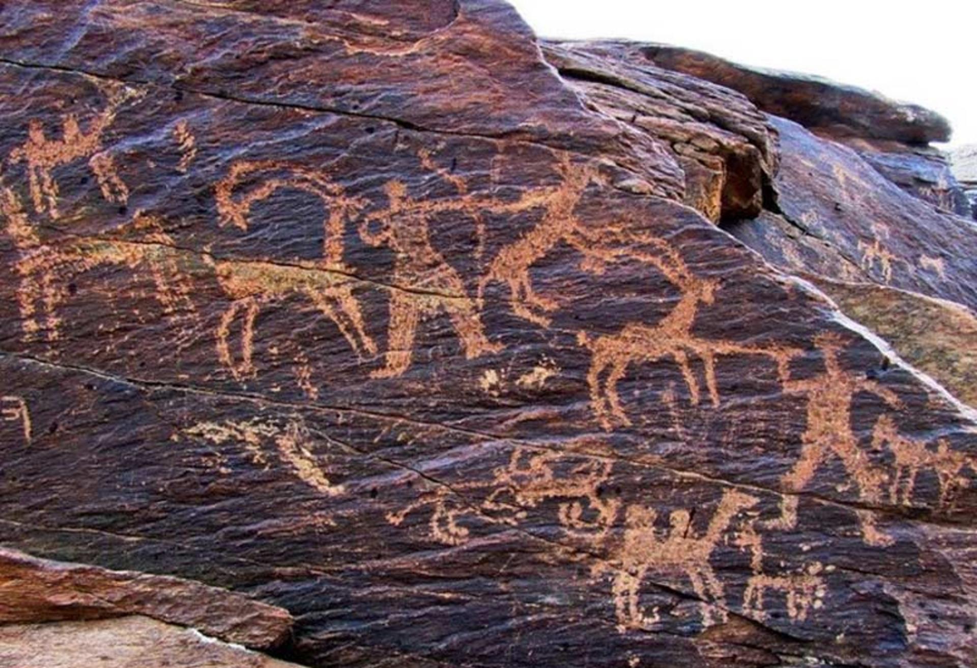 نقش مرد کماندار و بزهای شاخدار بر سنگ نگاره نگاران سیستان