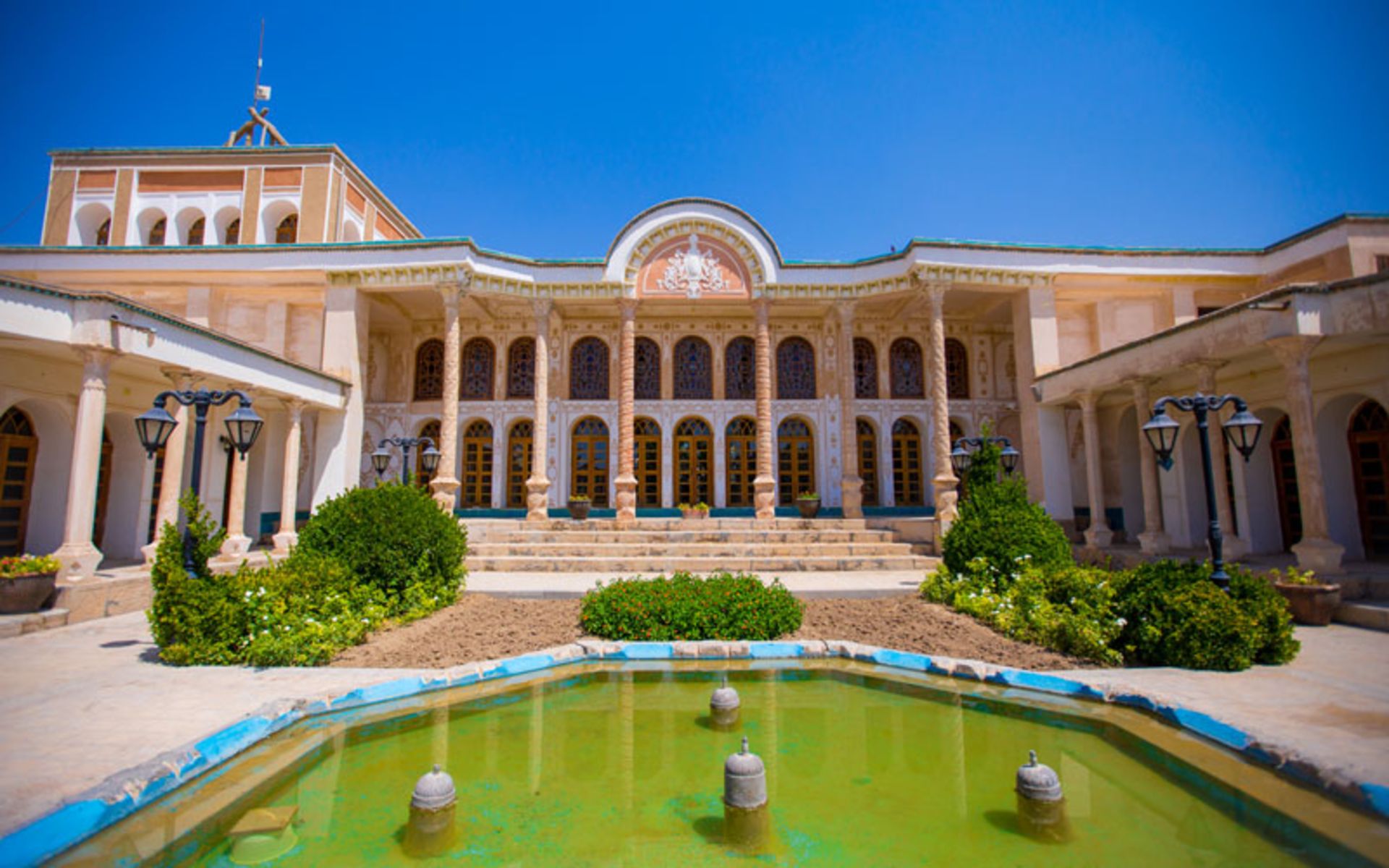 محوطه خانه سرتیپ سدهی