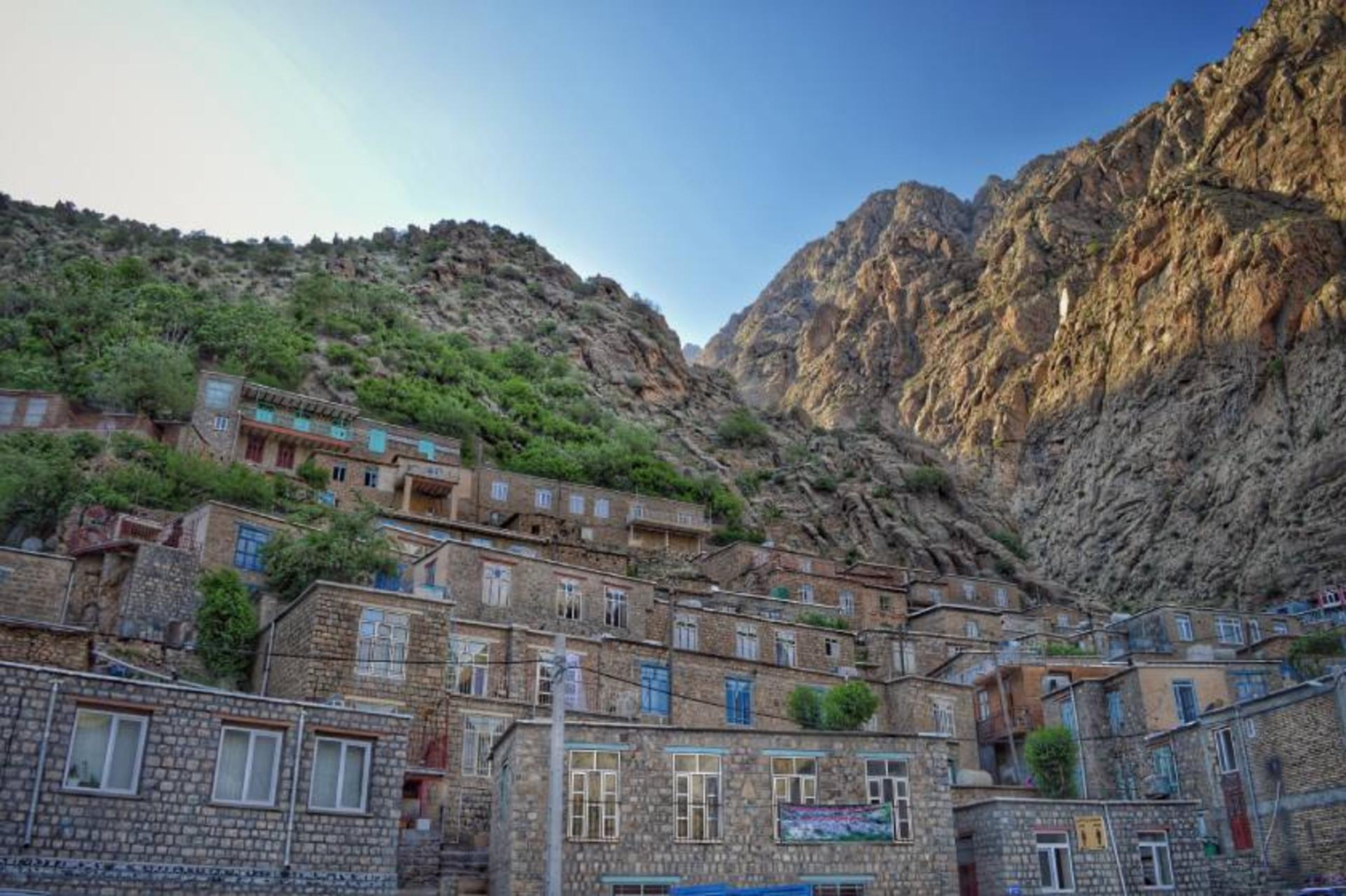 معماری پلکانی روستای هجیج