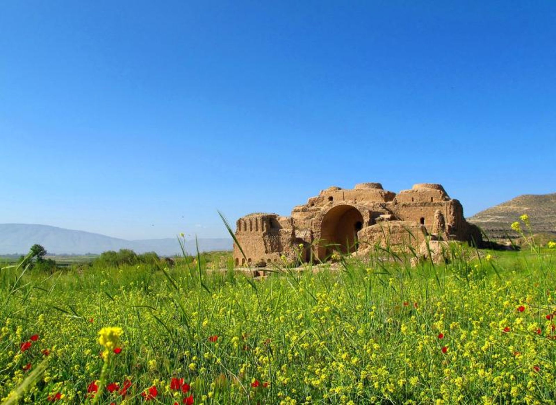 کاخ اردشیر بابکان در بهار