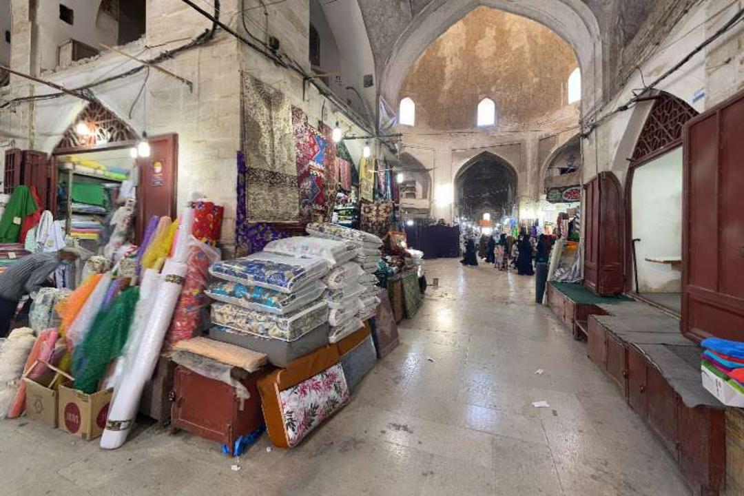 فروشگاه‌های متنوع بازار قیصریه لار