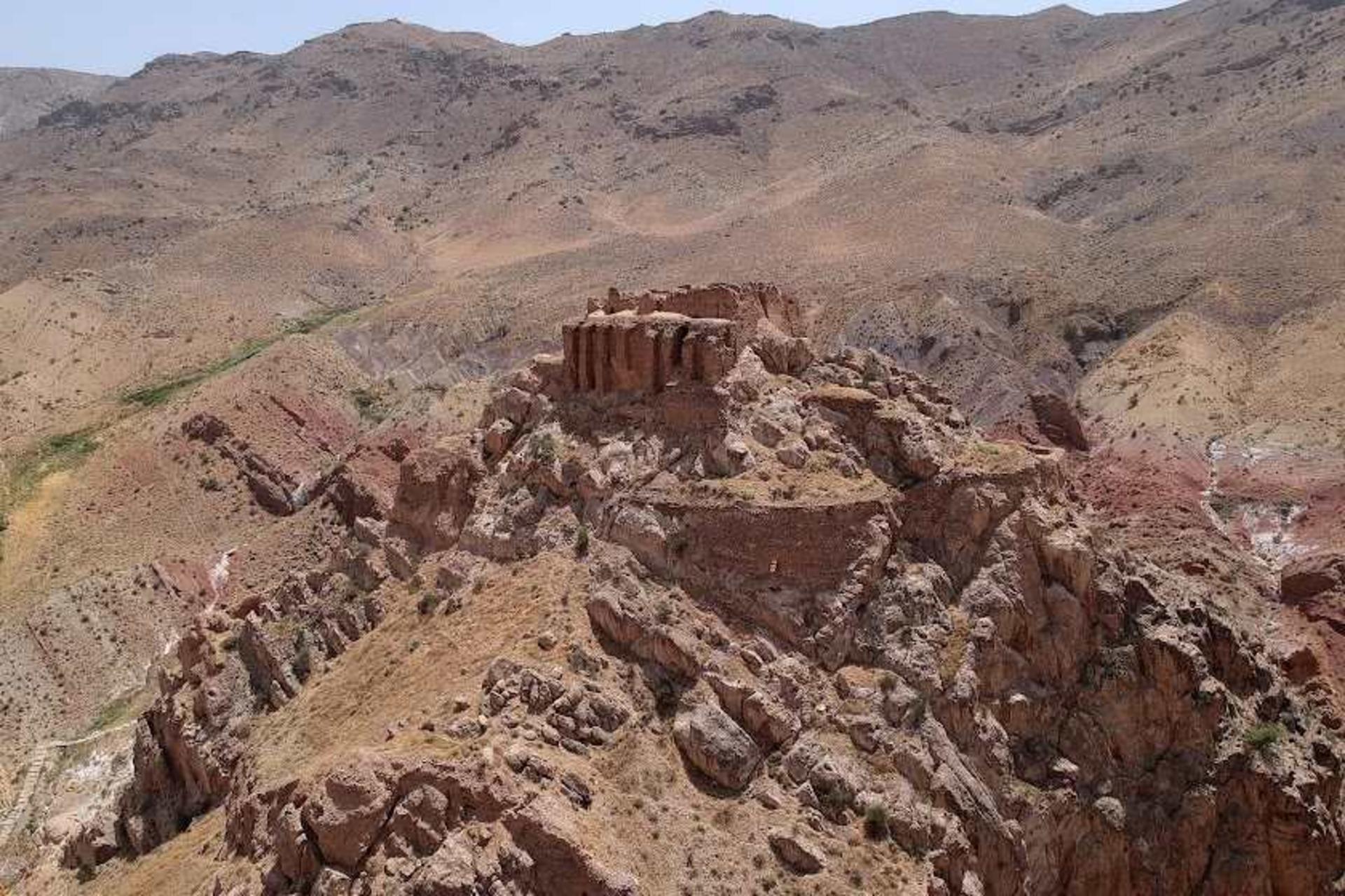 قیز قلعه ساوه