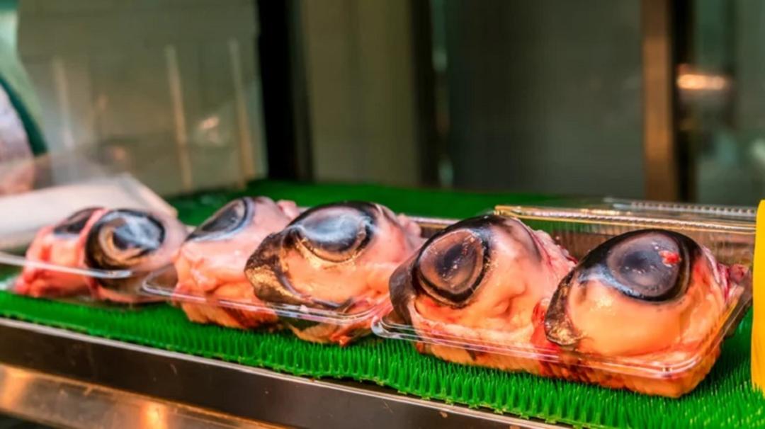 Tuna Eyball غذای چینی، منبع: tasting table