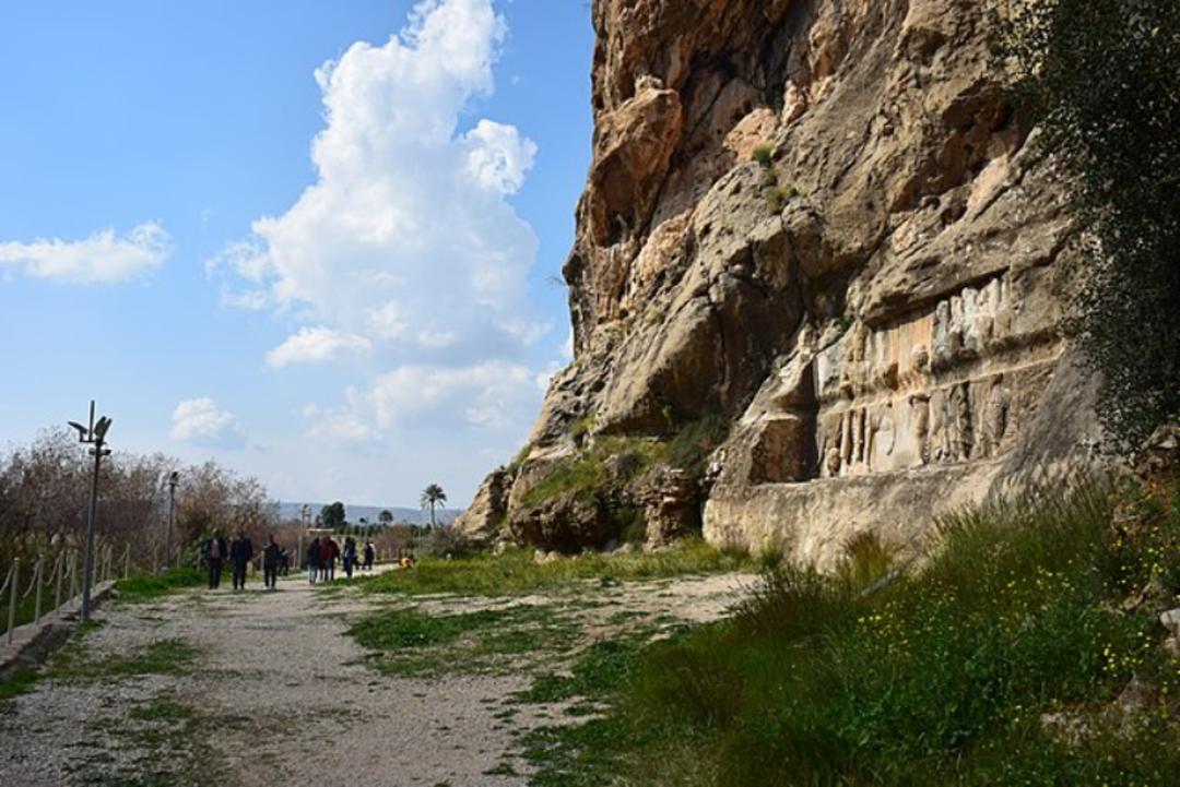 نمایی از تنگه چوگان در کازرون