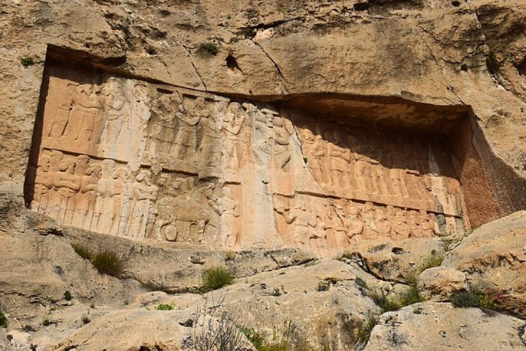 نقش‌برجسته پنجم تنگ چوگان