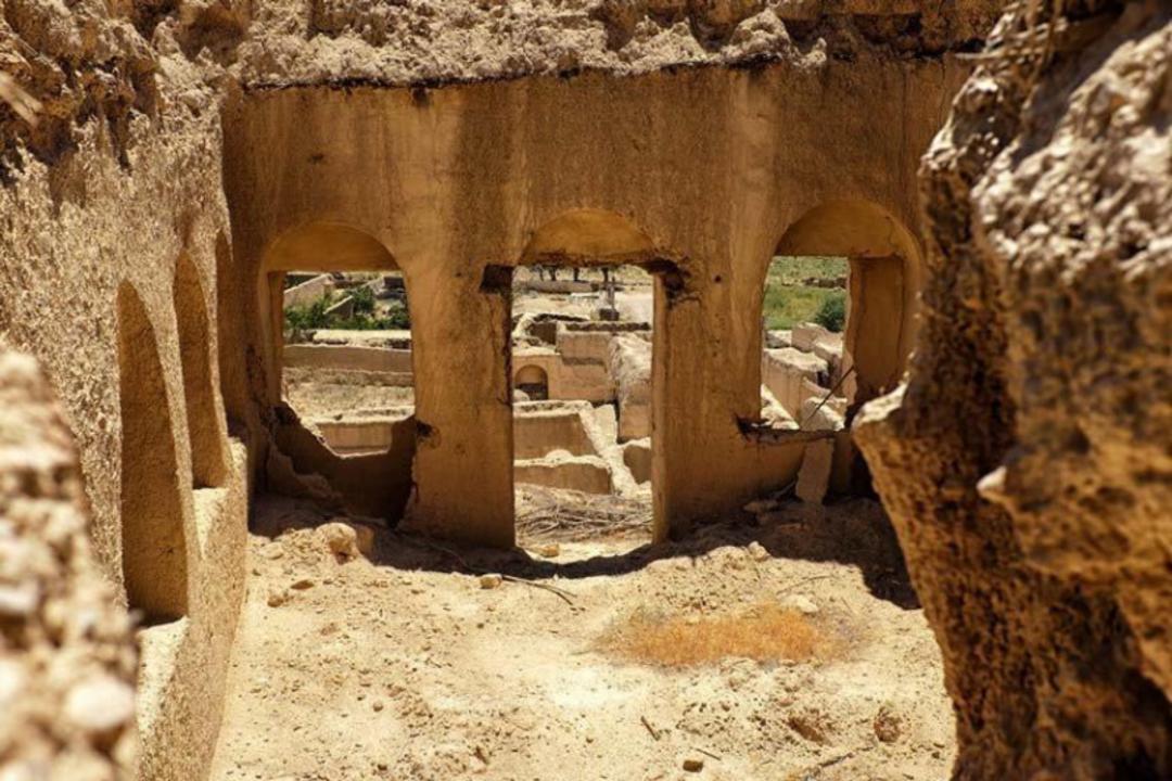 قسمتی از قلعه ایزدخواست