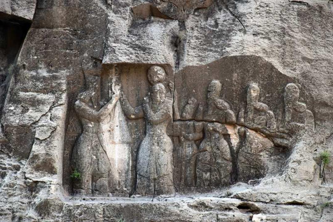 نقش برجسته اردشیر فیروزآباد