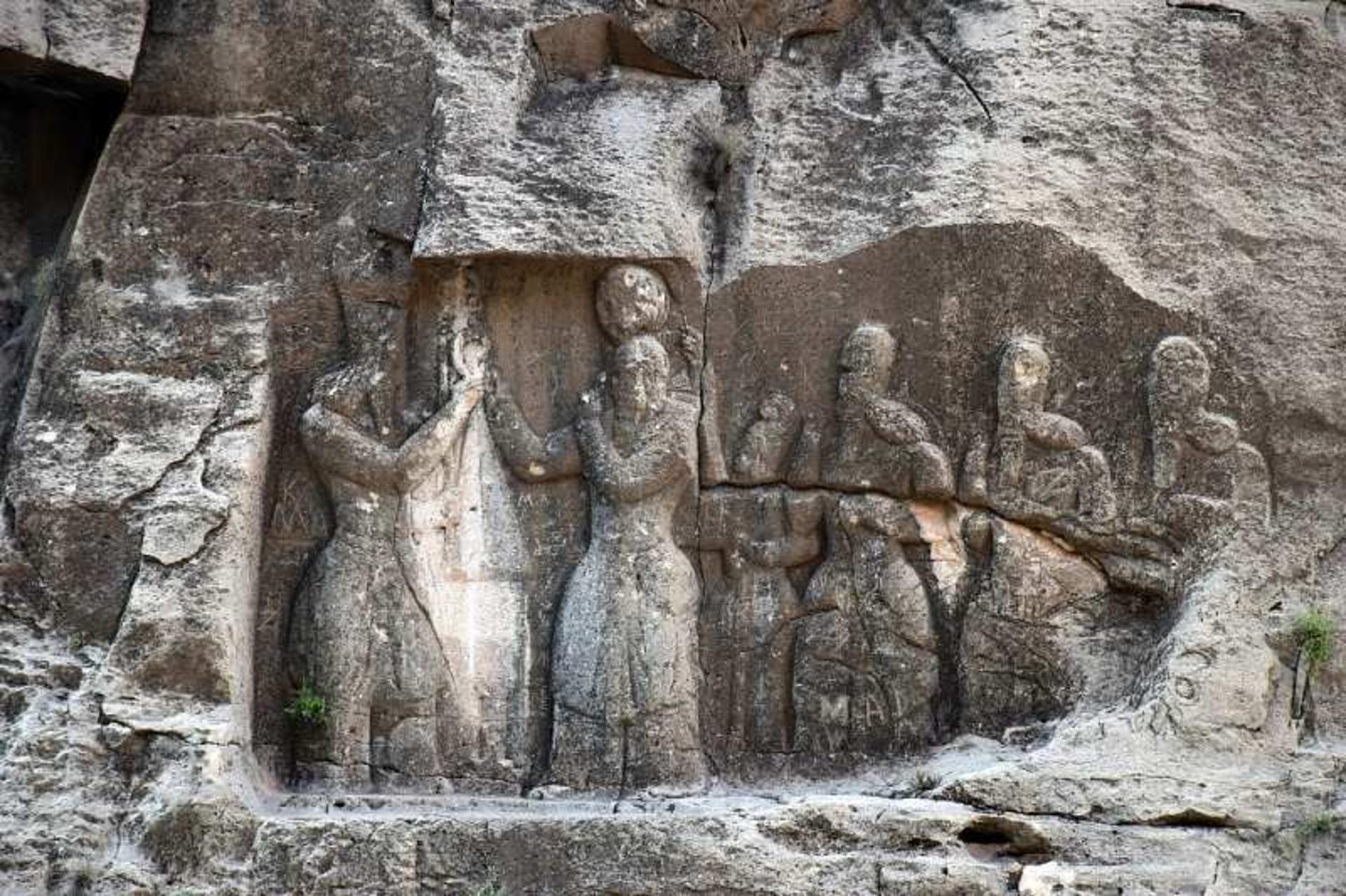 نقش برجسته اردشیر فیروزآباد