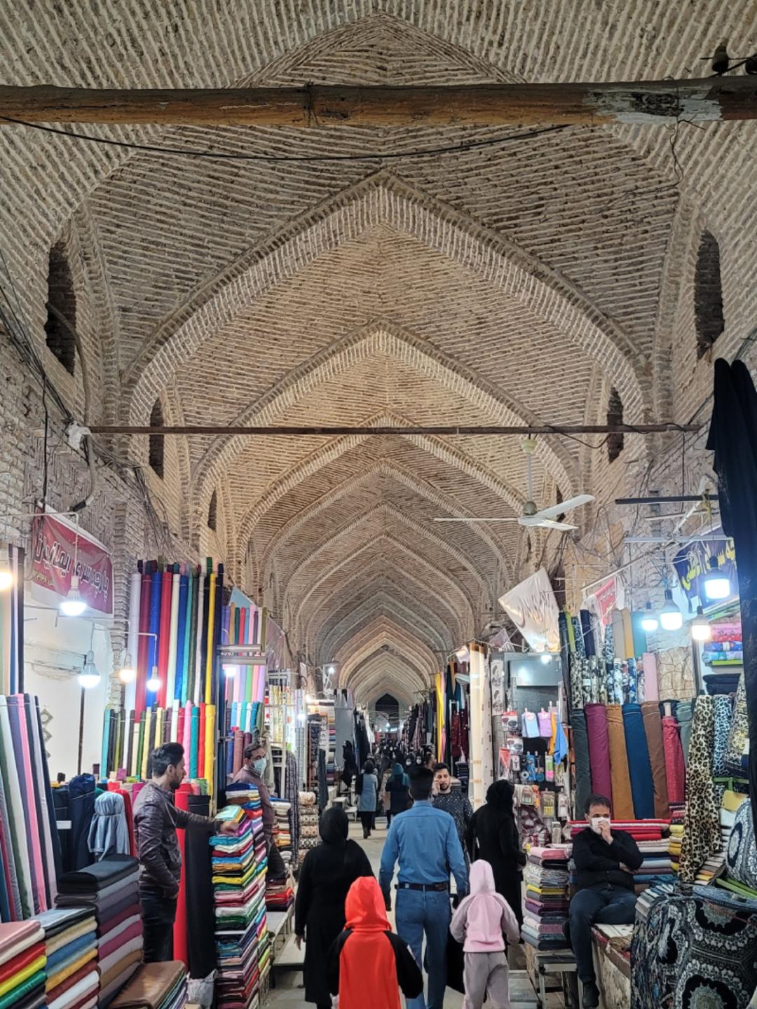 نمایی از داخل بازار جهرم