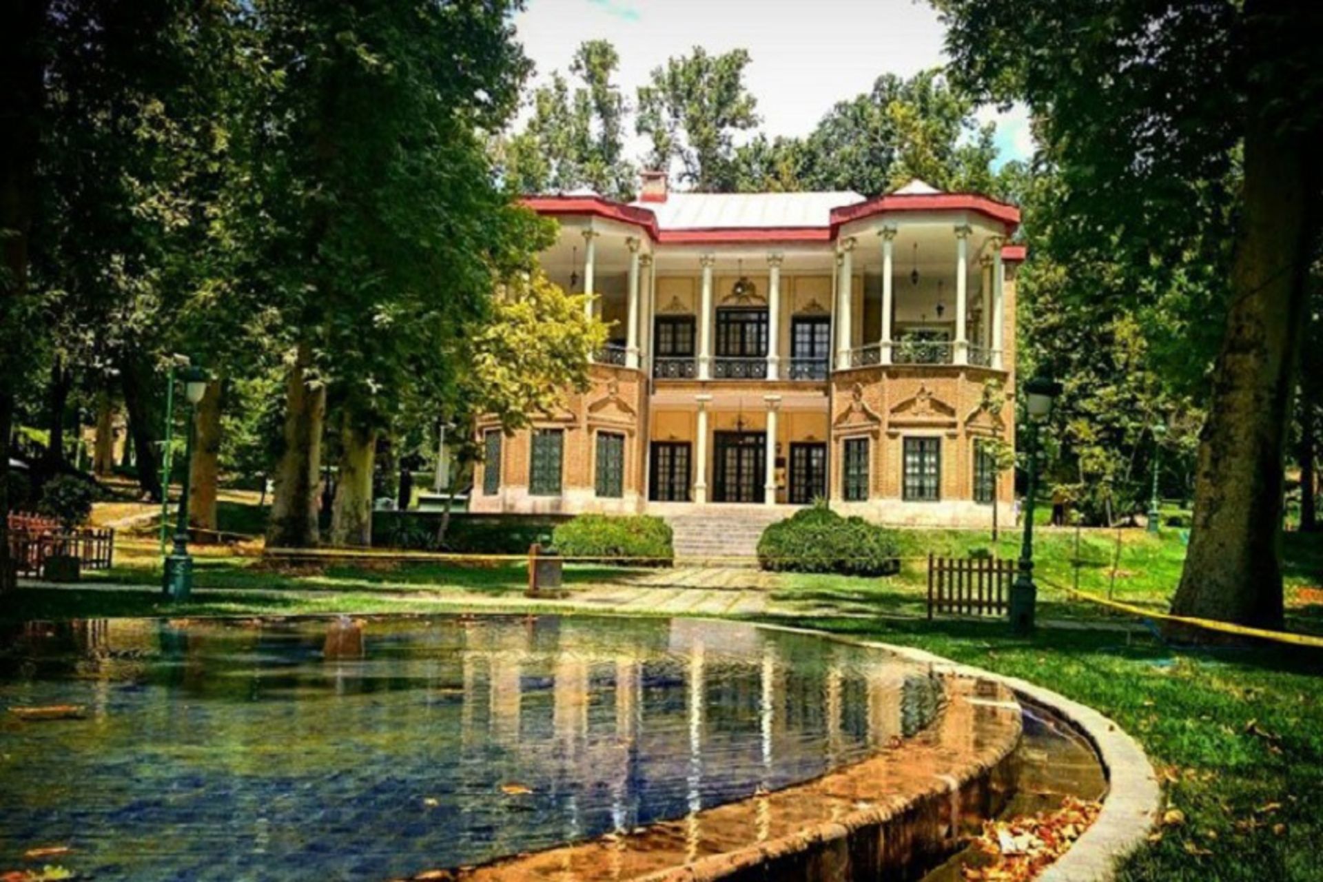 کاخ نیاوران