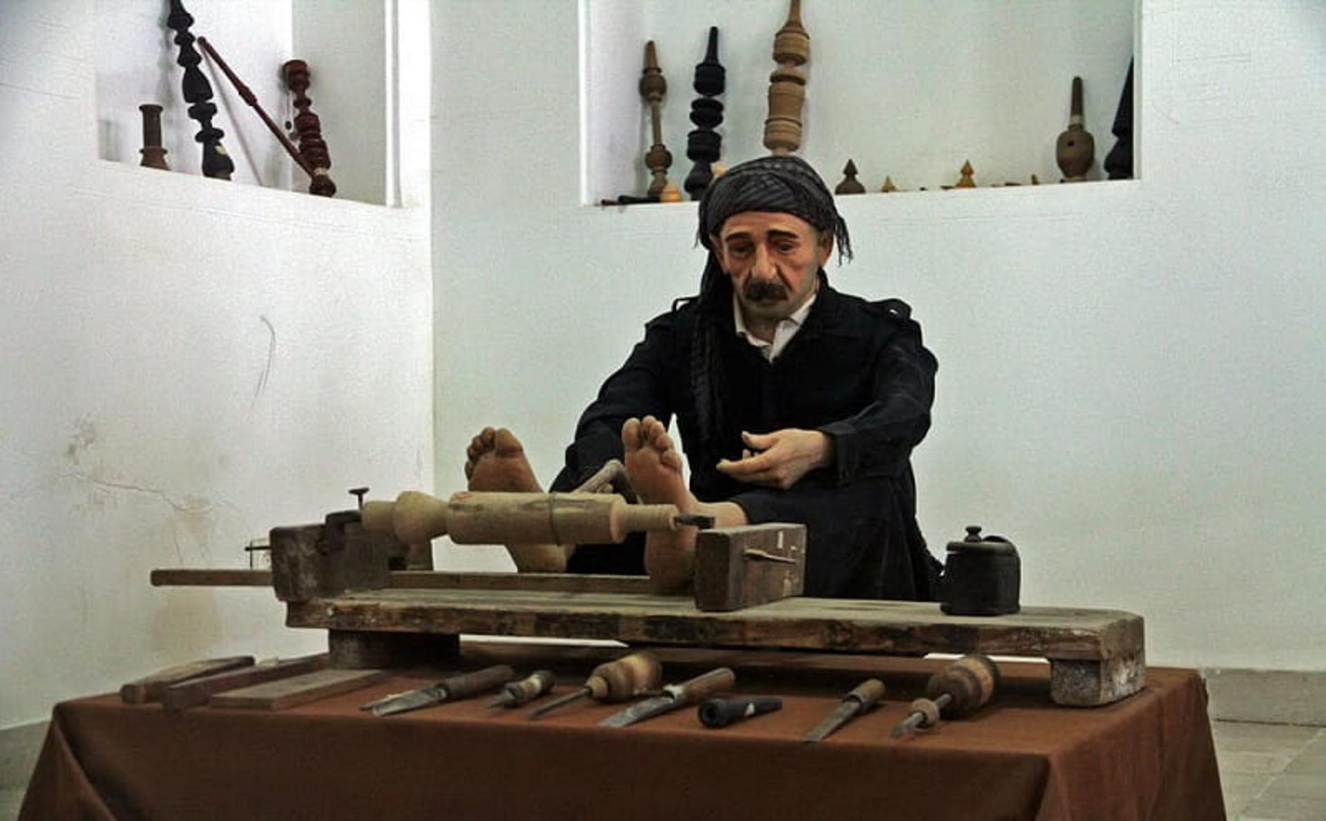 مشاغل سنتی در خانه آصف وزیری