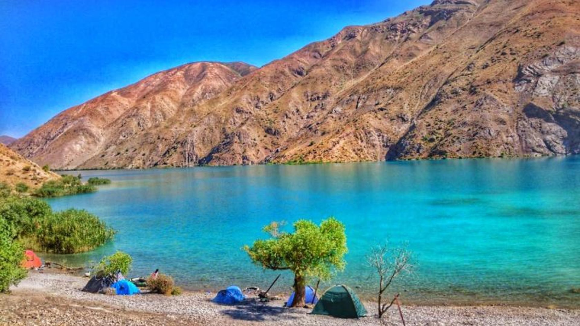 کمپینگ در دریاچه گهر