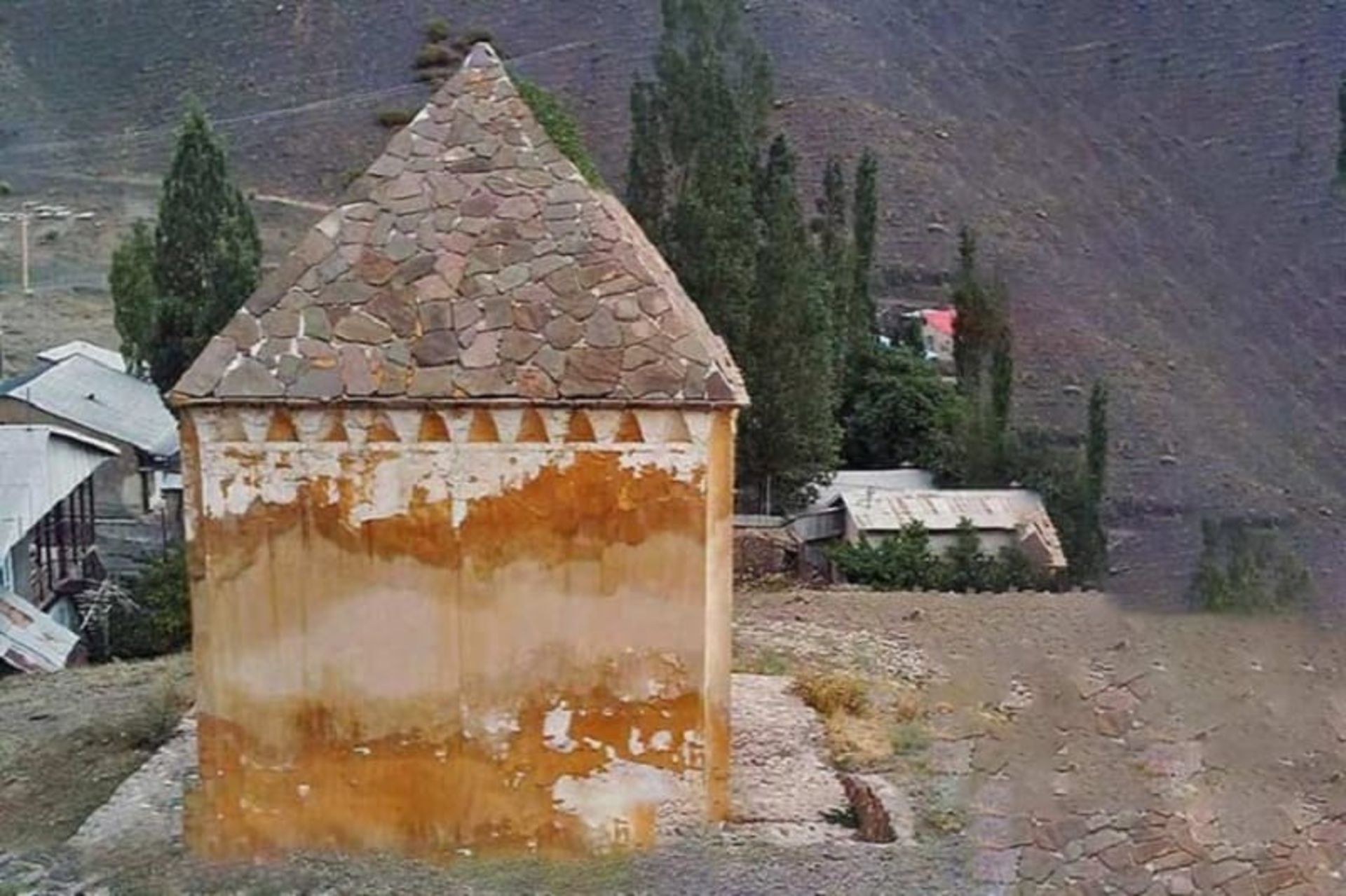 آرامگاه کیا داوود