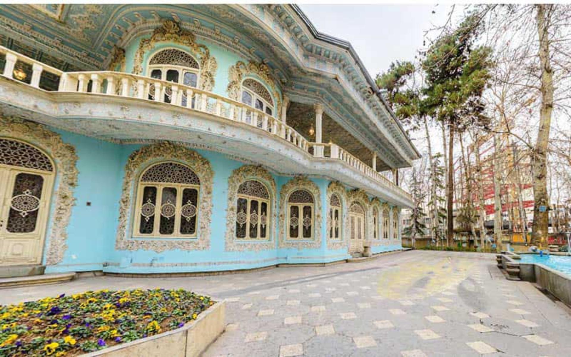 محوطه خارجی خانه حسین خداداد 