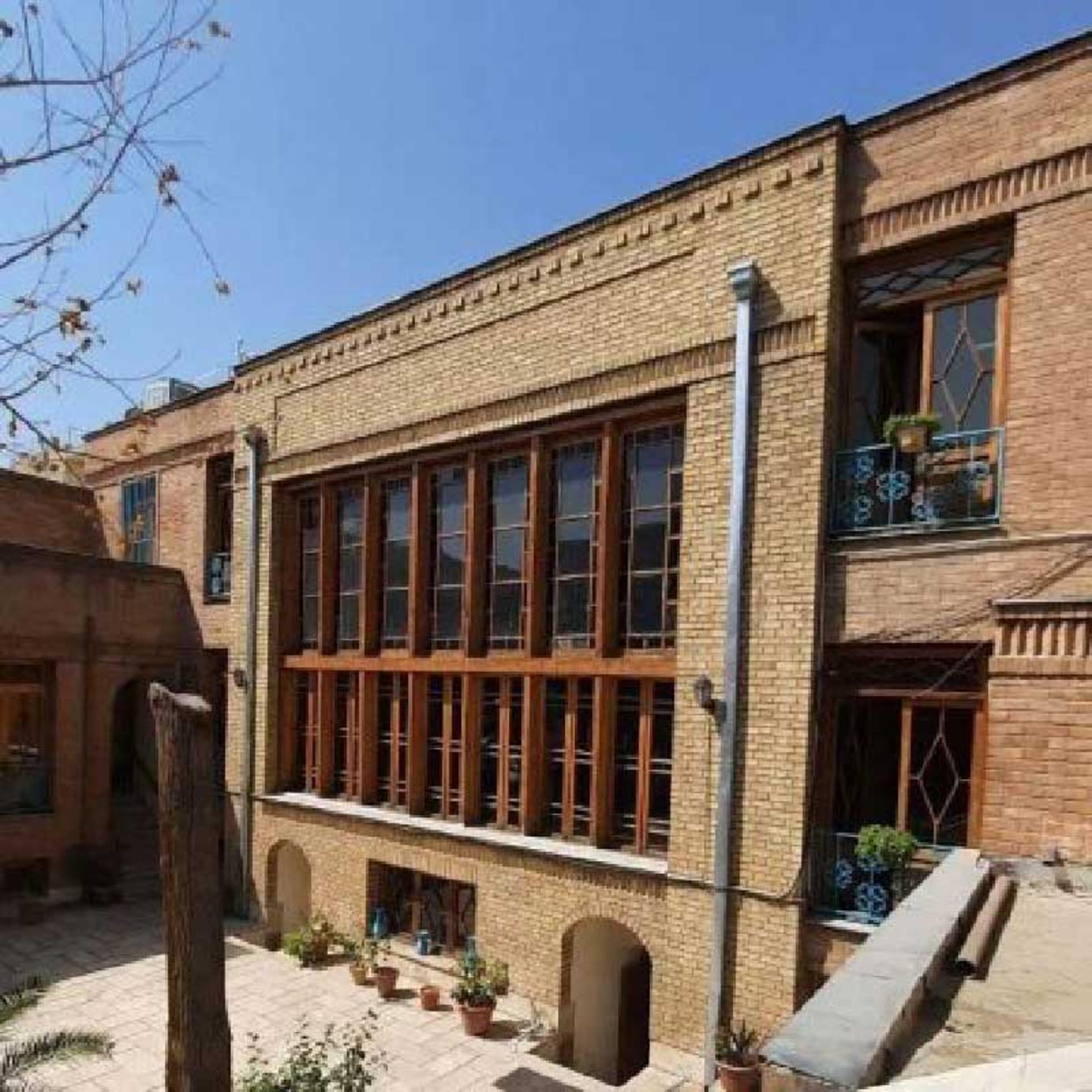 نمای آجری ساختمان خانه سلطان بیگم 