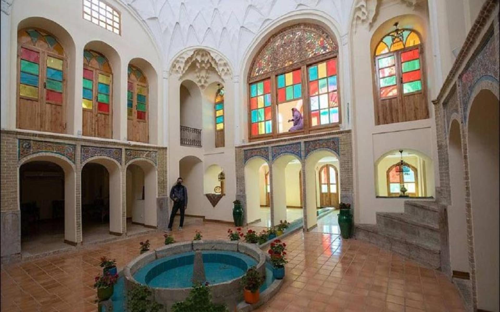 معماری داخلی خانه ناصرالدین میرزا 