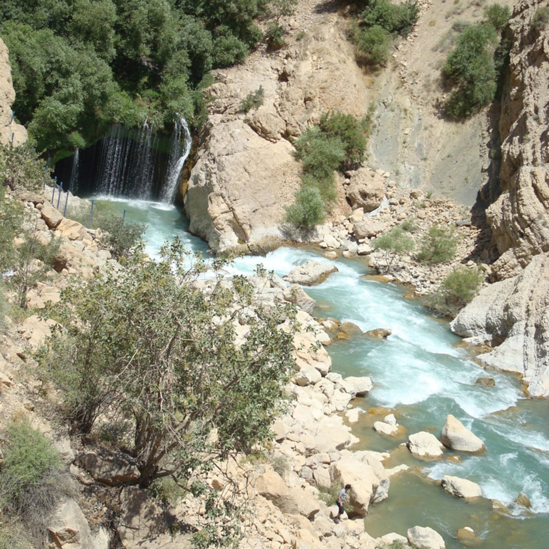 تصاویر آبشار آب ملخ