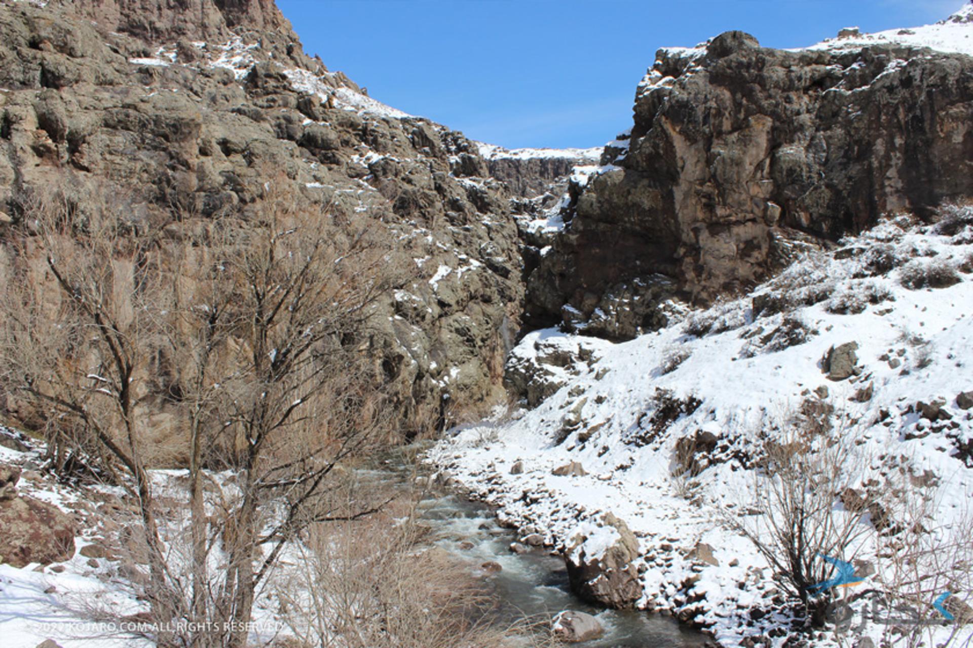 مسیر منتهی به آبشار