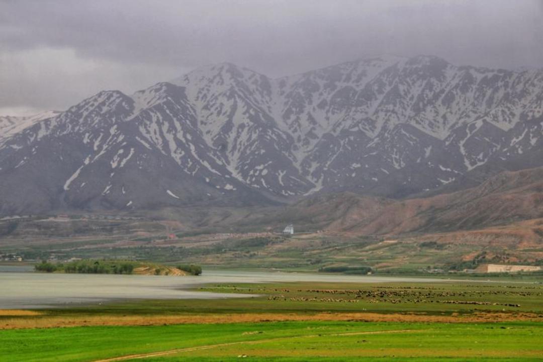 تالاب چغاخور بروجن در زمستان