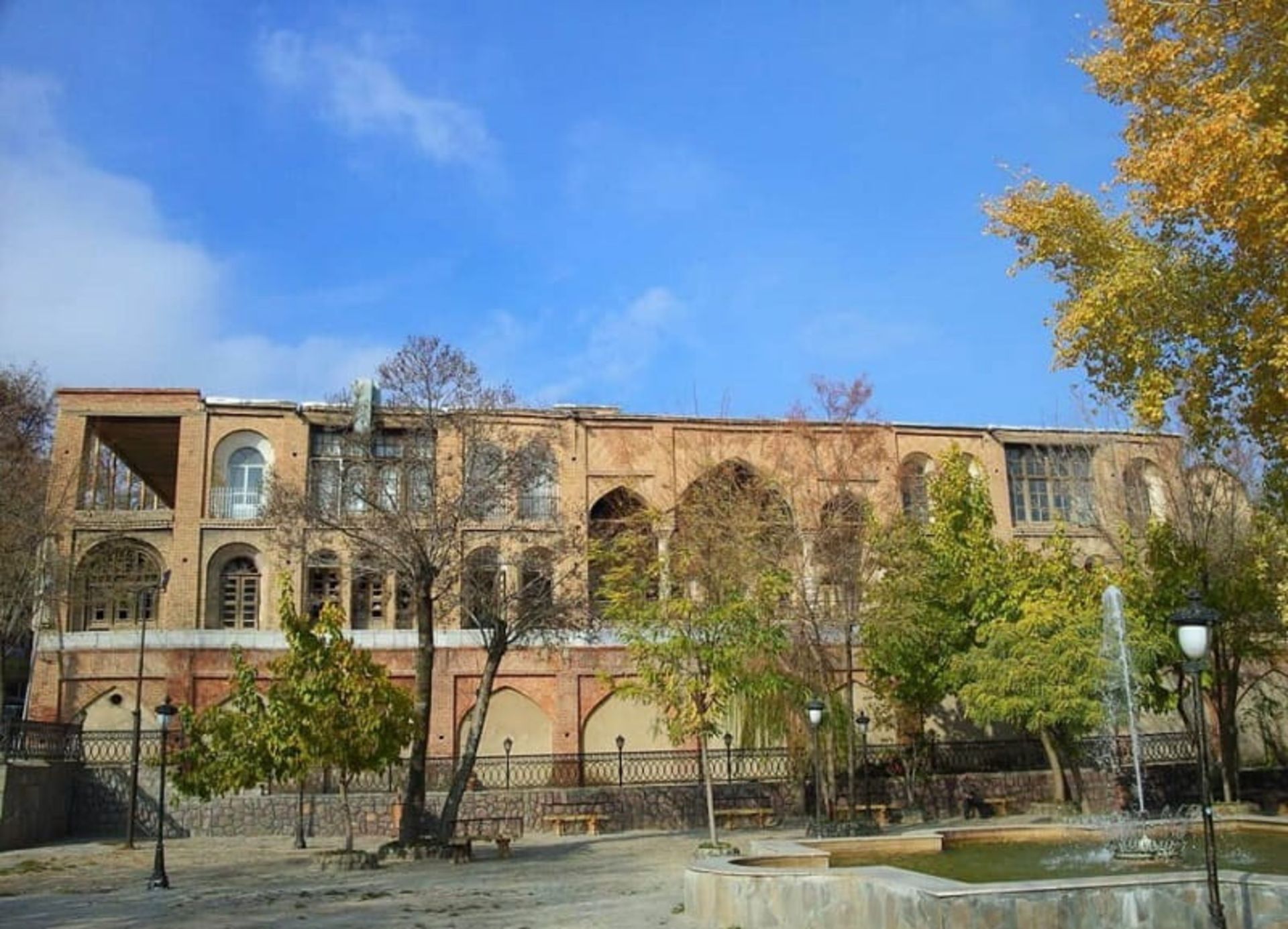 عمارت وکیل