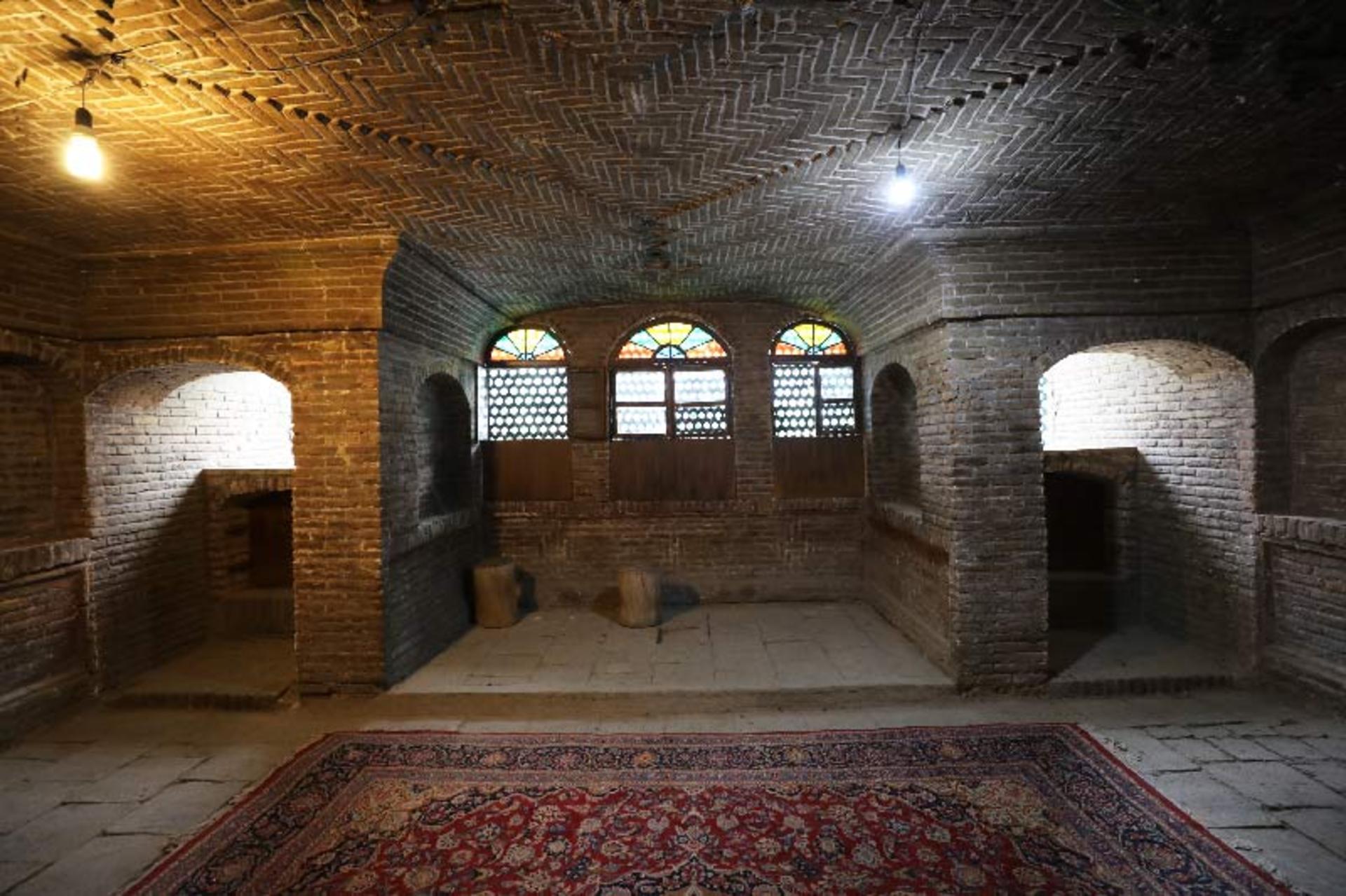 زیرزمین خانه موتمن الاطبا 