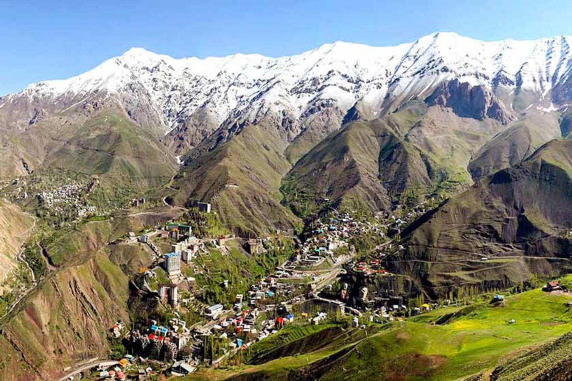شمشک میان کوهستان های برفی البرز